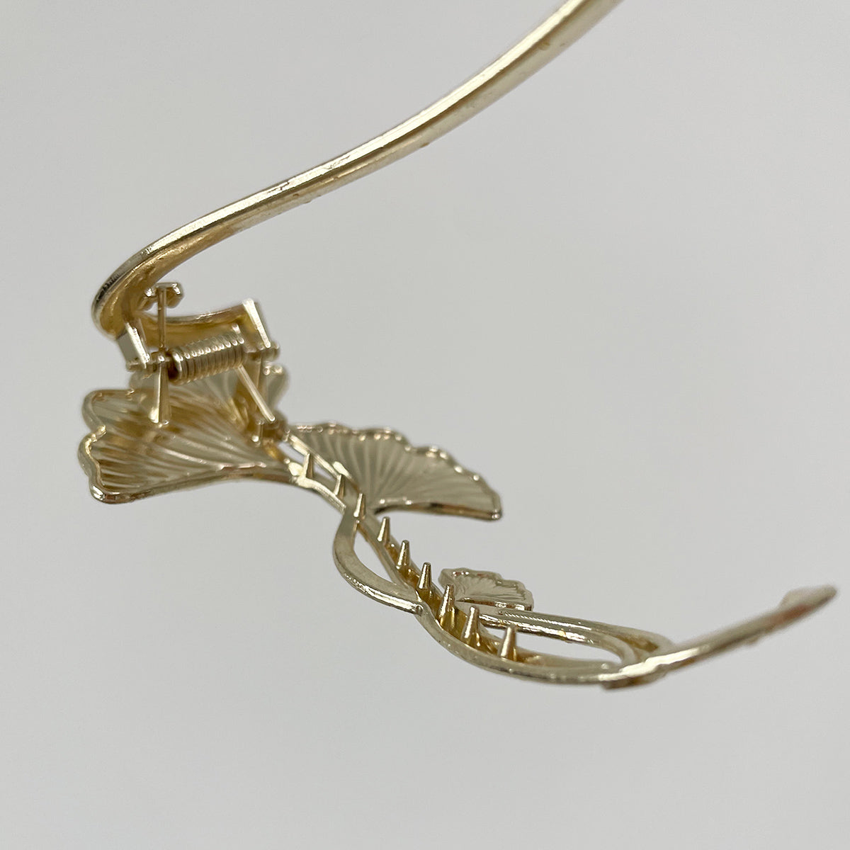 Ginkgo Leaf Twisted Clip Delicate Metal Hairpin